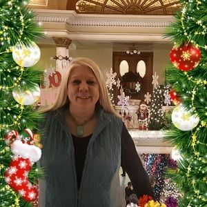 Meet your Posher, Lisa
